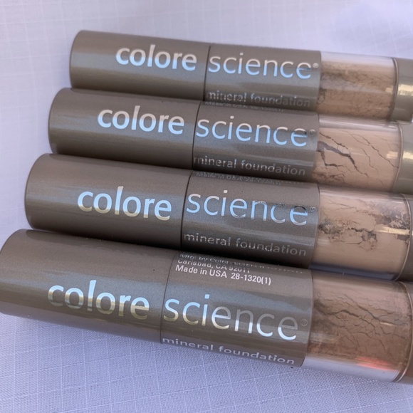 Sunforgettable Mineral Sunscreen Foundation x3 - Picture 5 of 9